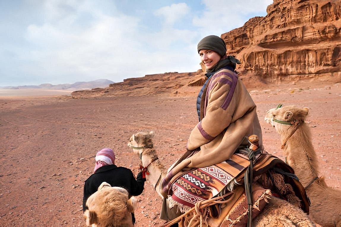 Premium 1 Hour Desert Camel Riding Adventure – Hurghada