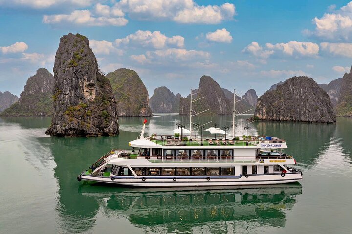 Halong 5 Stars Day Cruise with Buffet Lunch and Sunset Party
