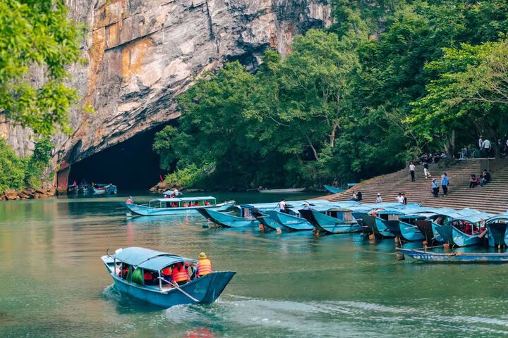 Hue/Quang Tri: Phong Nha Cave & Paradise Cave Full-Day Trip Hue/Quang Tri: Phong Nha Cave & Paradise Cave Full-Day Trip