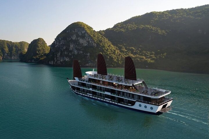 Ha Long Bay – 5 Star Luxury Cruise – All Inclusive 2D1N And 3D2N