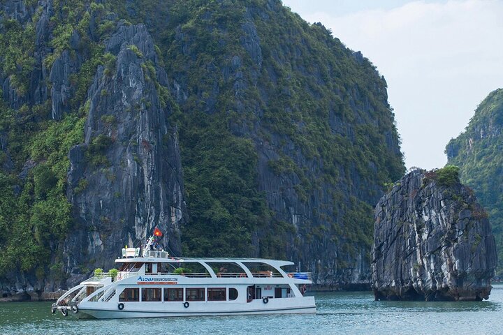 DELUXE Halong Cruise 1 Day Tour From Hanoi – Daily Operated