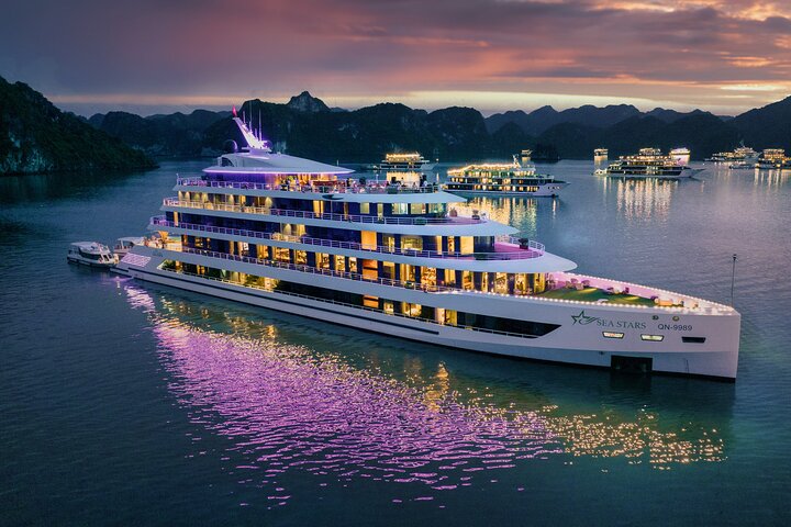 Luxury 6 Star Cruise Halong Bay 2D1N with Pool and Local Lunch