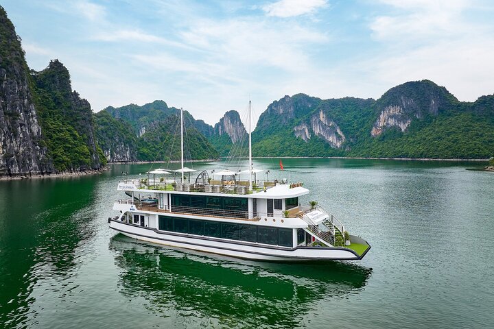 Hercules Premium Halong Bay Cruise with Buffet Lunch from harbour