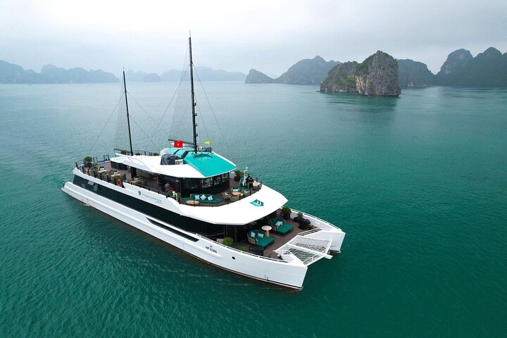 Catamaran Cruise – Most Luxury Day Trip in Halong & Lan Ha Bay