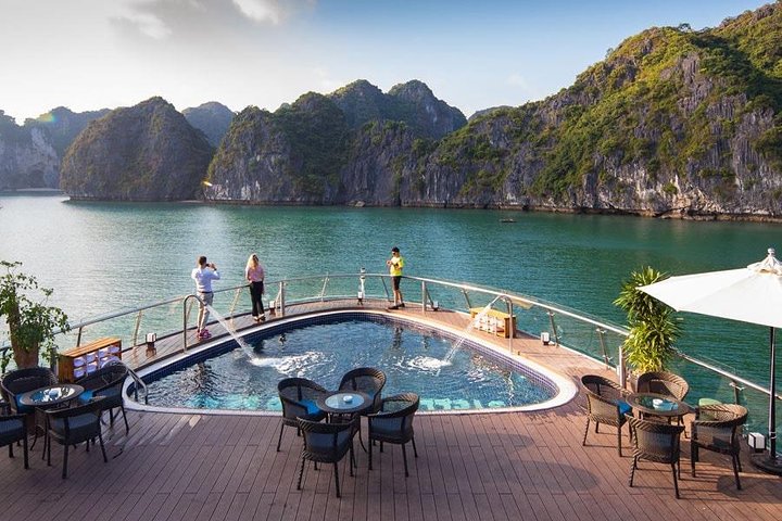 Stellar of The Seas Top Norch Cruises in Ha Long Bay (3D2N) Stellar of The Seas Top Norch Cruises in Ha Long Bay (3D2N)