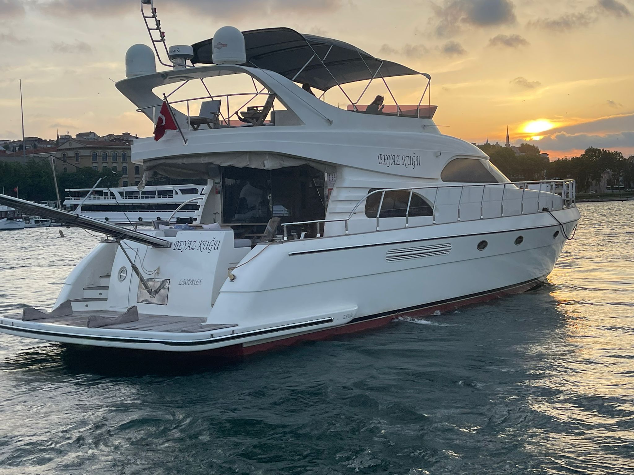 Private Bosphorus Tour on the Luxury Yatch