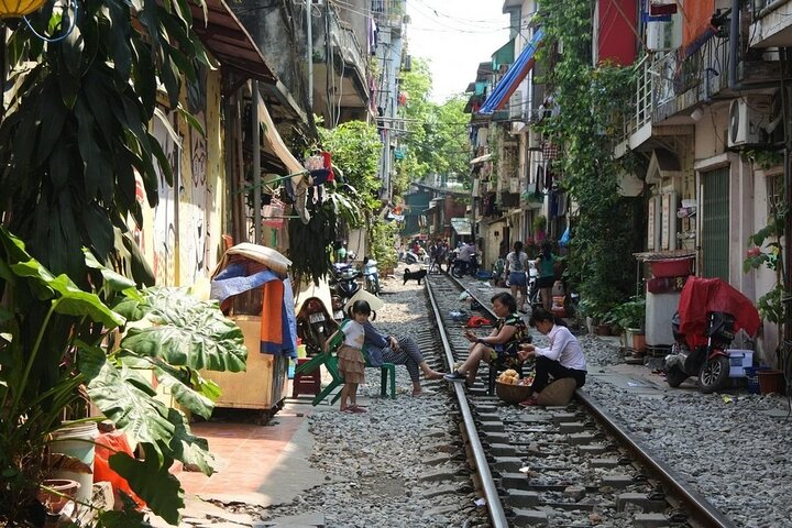 Hanoi Train Street and Incense Village Half Day Private Tour