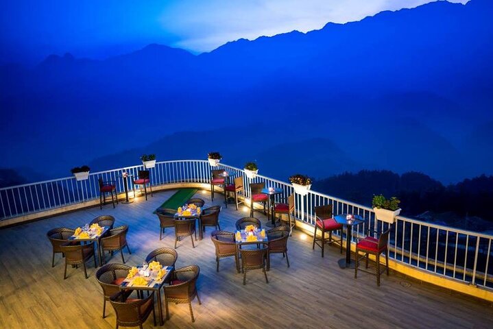Sapa Trek 2days/1night – HOTEL 4 STAR – From Hanoi by Expressway