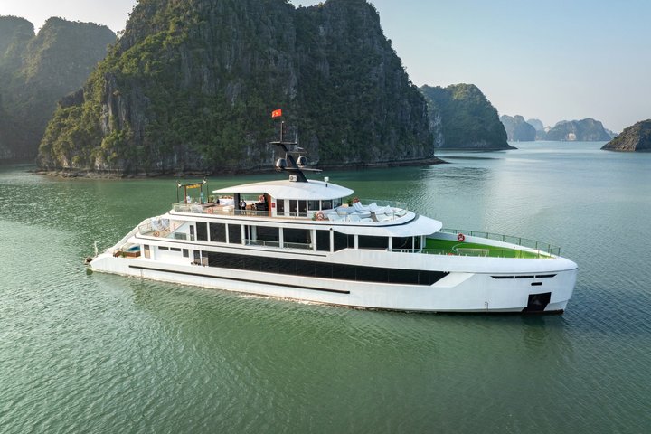 HERA CRUISE - Top Vip Day Cruise in Halong Bay & Lan Ha Bay HERA CRUISE – Top Vip Day Cruise in Halong Bay & Lan Ha Bay