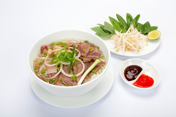 3 Hours Hanoi Street Food Tour by Walking & Food Tasting