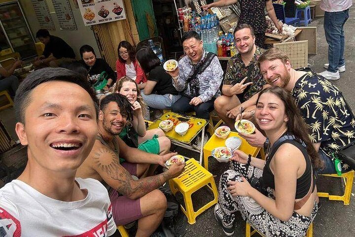 Hanoi Old Quarter Walking Street Food – Small Group Tour