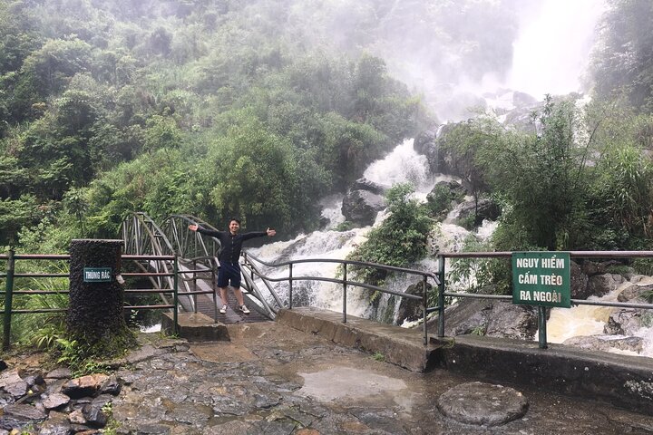 Sapa Easy Trekking Day Tour for kids and Seniors by Car Transfer