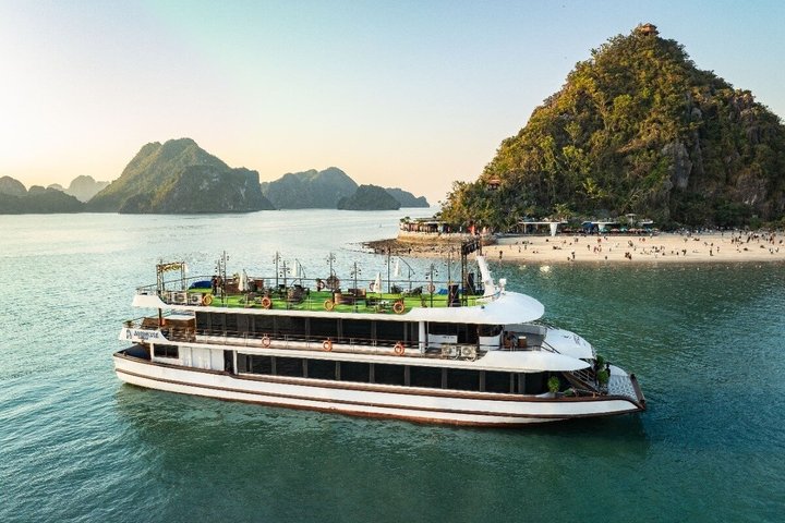 Hanoi: 5-Star Luxury Ha Long Bay Cruise with Kayaking & Lunch Hanoi: 5-Star Luxury Ha Long Bay Cruise with Kayaking & Lunch