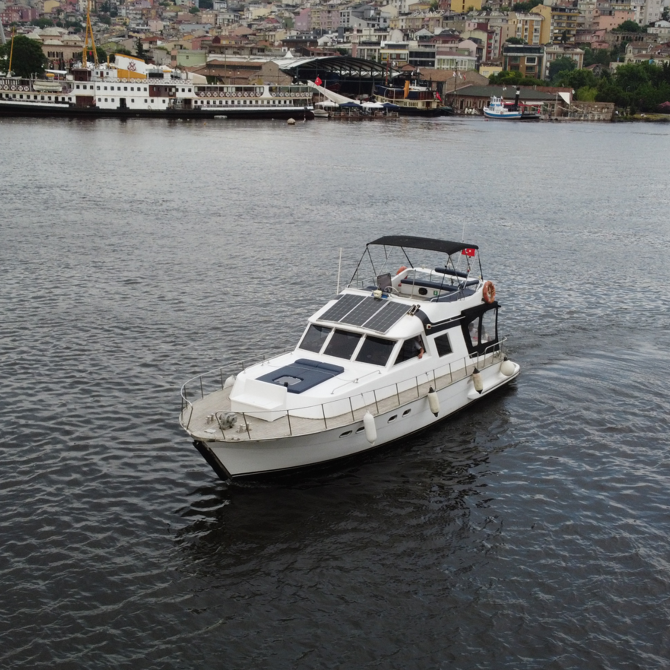 Private Luxury Yacht Bosphorus Tour in Istanbul