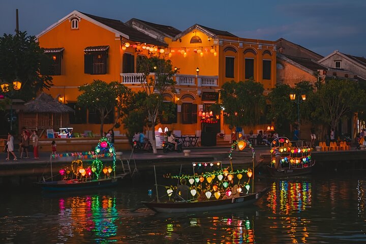 Danang : Charming Danang & Hoi An Twilight Tour