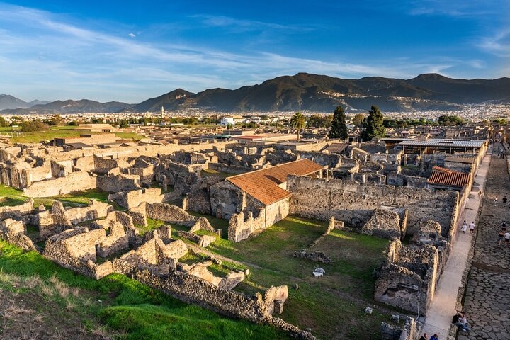Private Naples to Pompeii & Amalfi Coast Tour