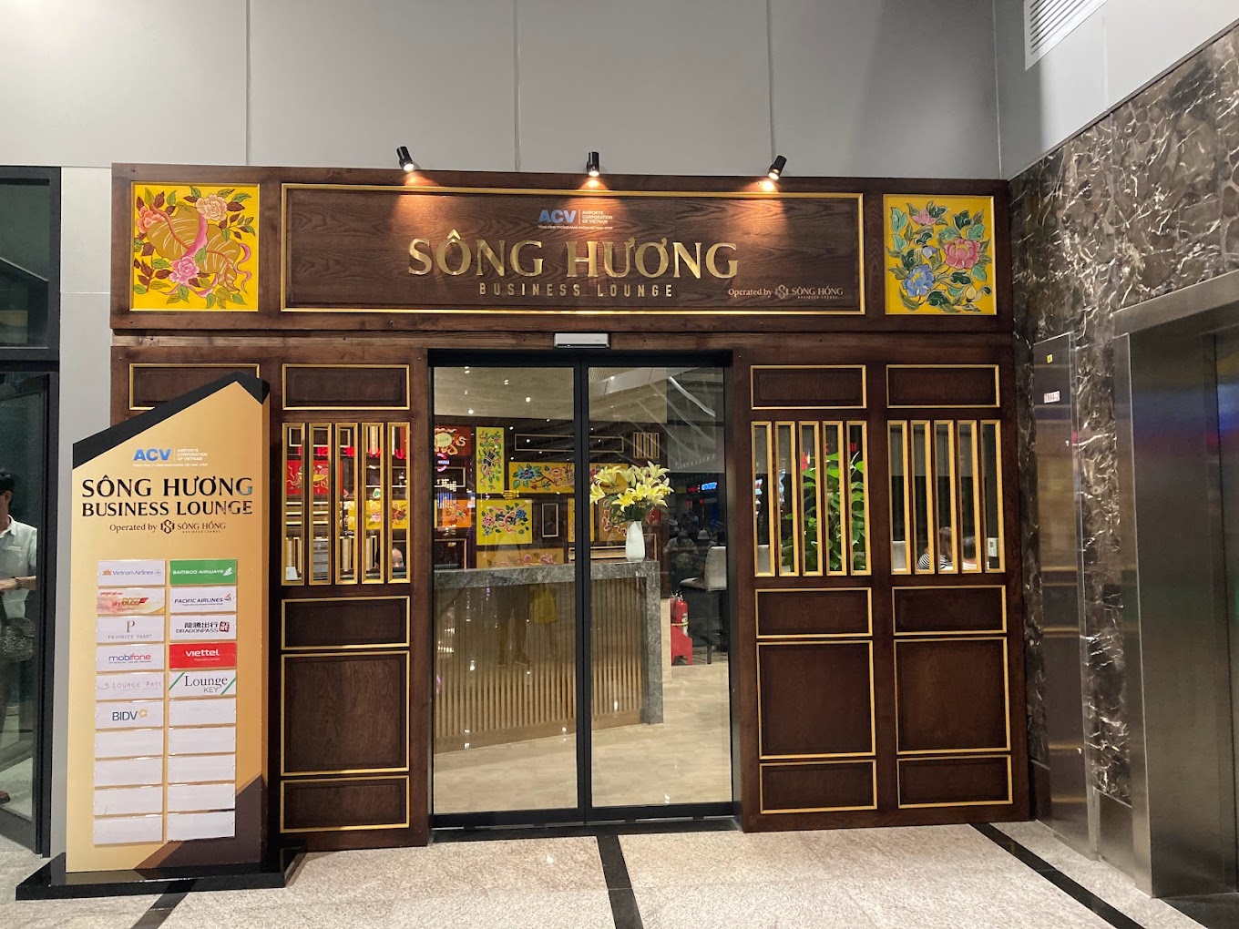 AIRPORT LOUNGE – DOM – PHU BAI AIRPORT