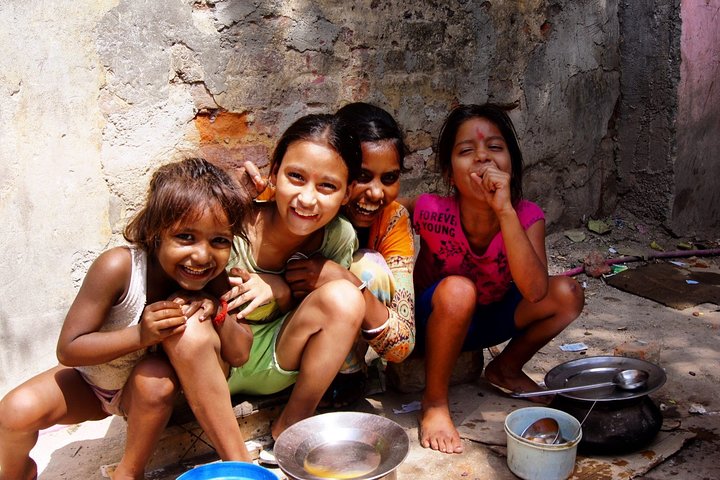 5-Hour Delhi Slum Private Tour