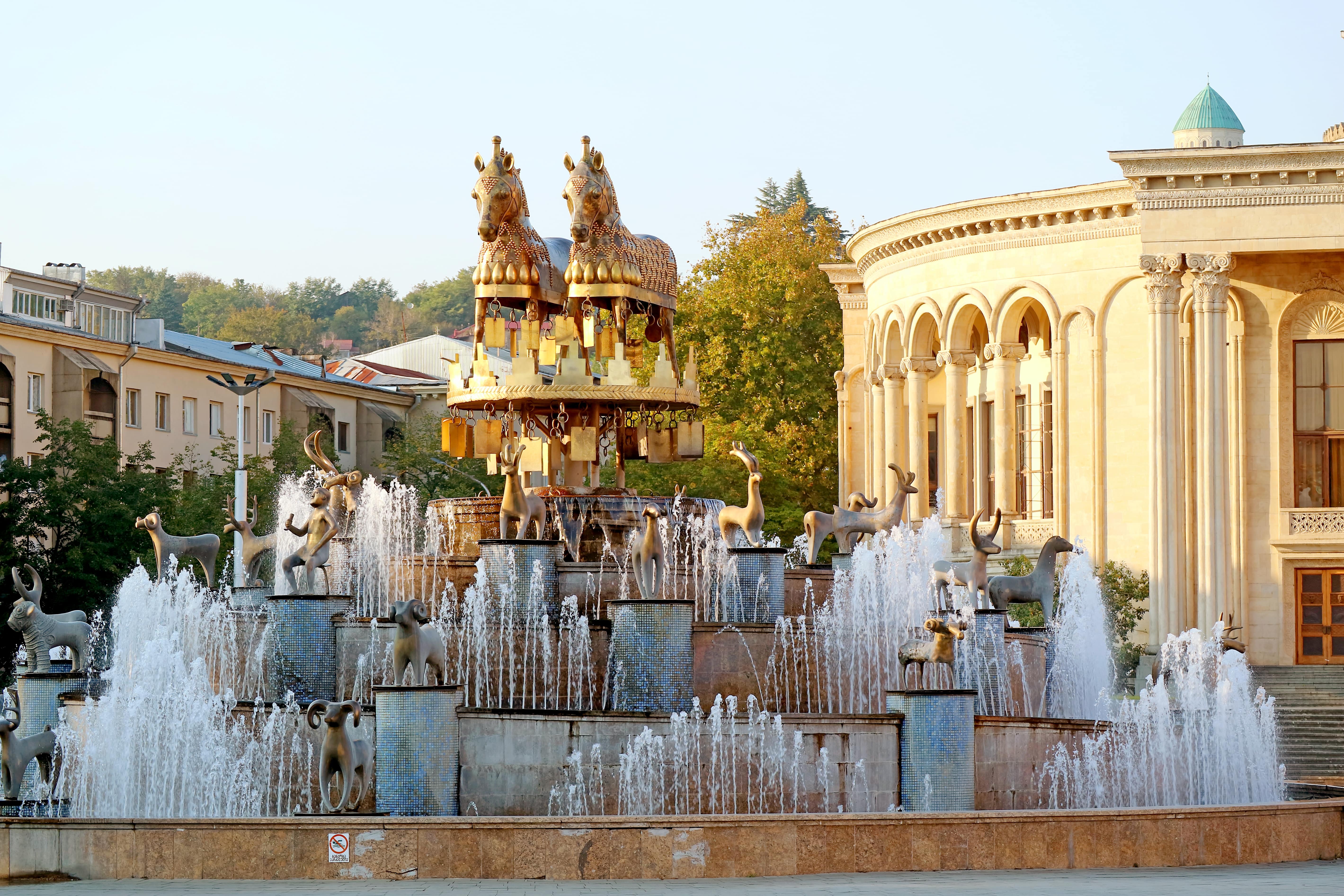 Kutaisi City Tour: Gelati Monastery, Bagrati Cathedral & Motsameta