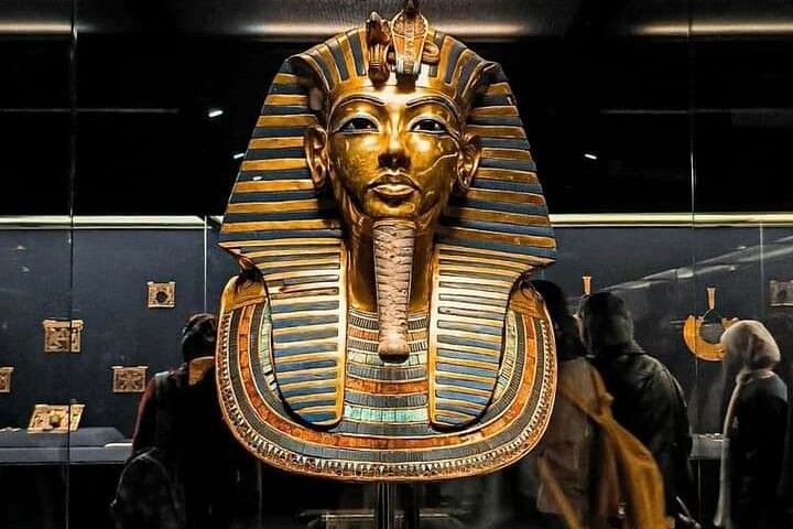 Cairo Egyptian Museum Tour and Nile Felucca Dinner Experience