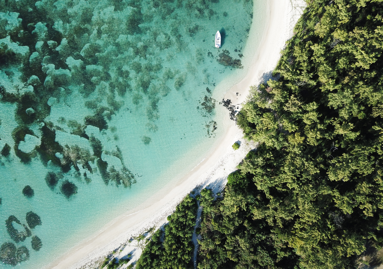 The Five Islands: Speedboat Trip with Lunch (with Pickup available)