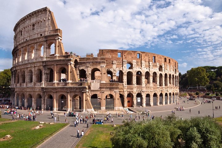 Colosseum Small-Group Guided Tour up to 10 Participants with Roman Forum & Palatine Hill