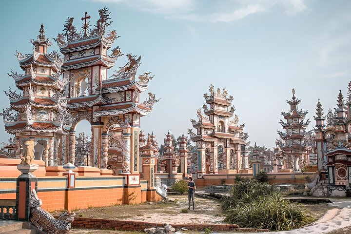 Hoian : Hidden Stories of An Bang Cemetery Hoian : Hidden Stories of An Bang Cemetery