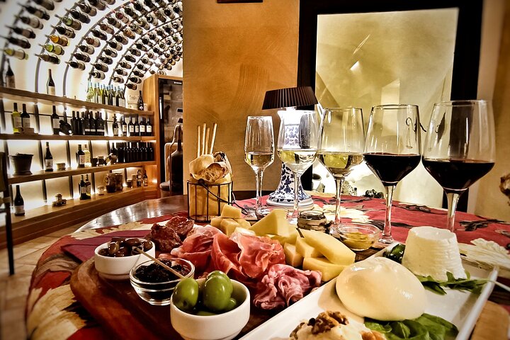Rome Dinner Food Tasting with Wine Pairing Experience Trastevere