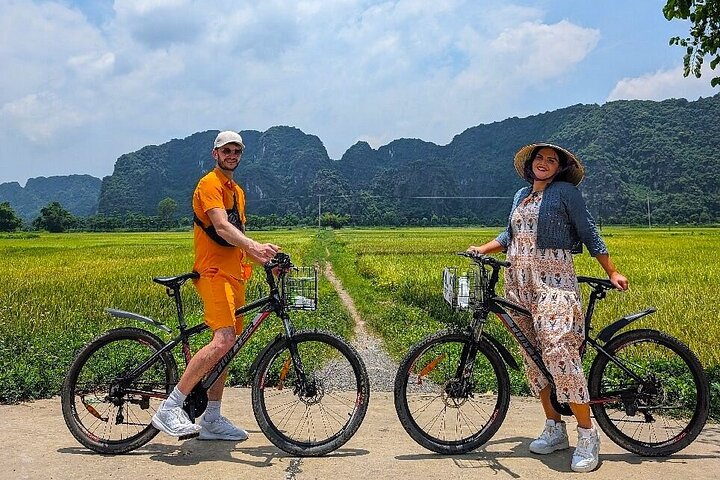 Best Day Trip from Hanoi: Hoa Lu, Tam Coc, Mua Caves Small Group
