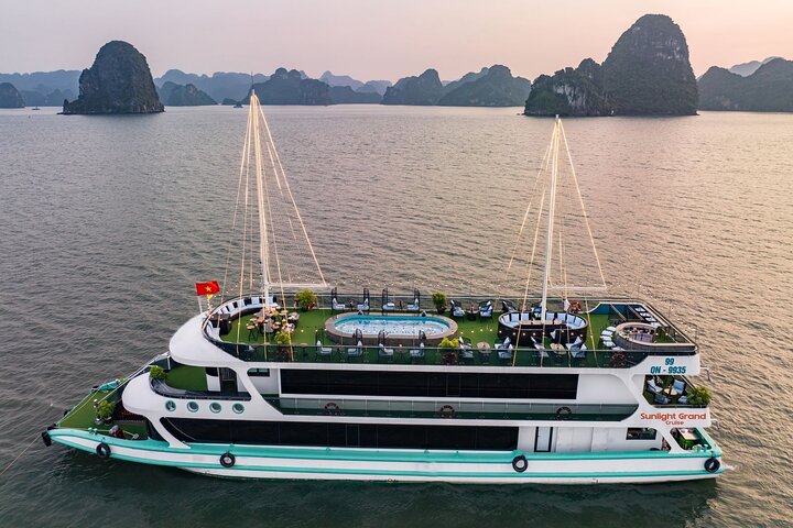 Ha Long Bay Luxury Day Tour by Sunlight Grand/Crystal Cruise