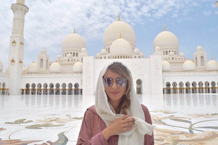 From Dubai: Abu Dhabi Guided City Tour with Lunch
