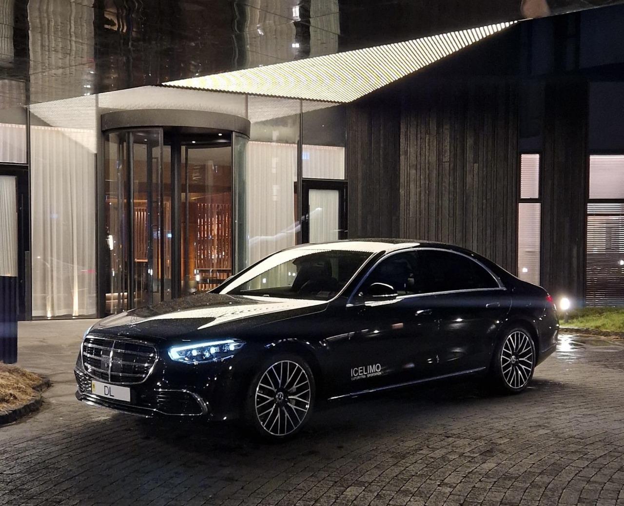 Private Transfer Reykjavik Airport RVK → Reykjavik - Private Jet - Luxury Sedan 2 Pax Private Transfer Reykjavik Airport RVK → Reykjavik – Private Jet – Luxury Sedan 2 Pax
