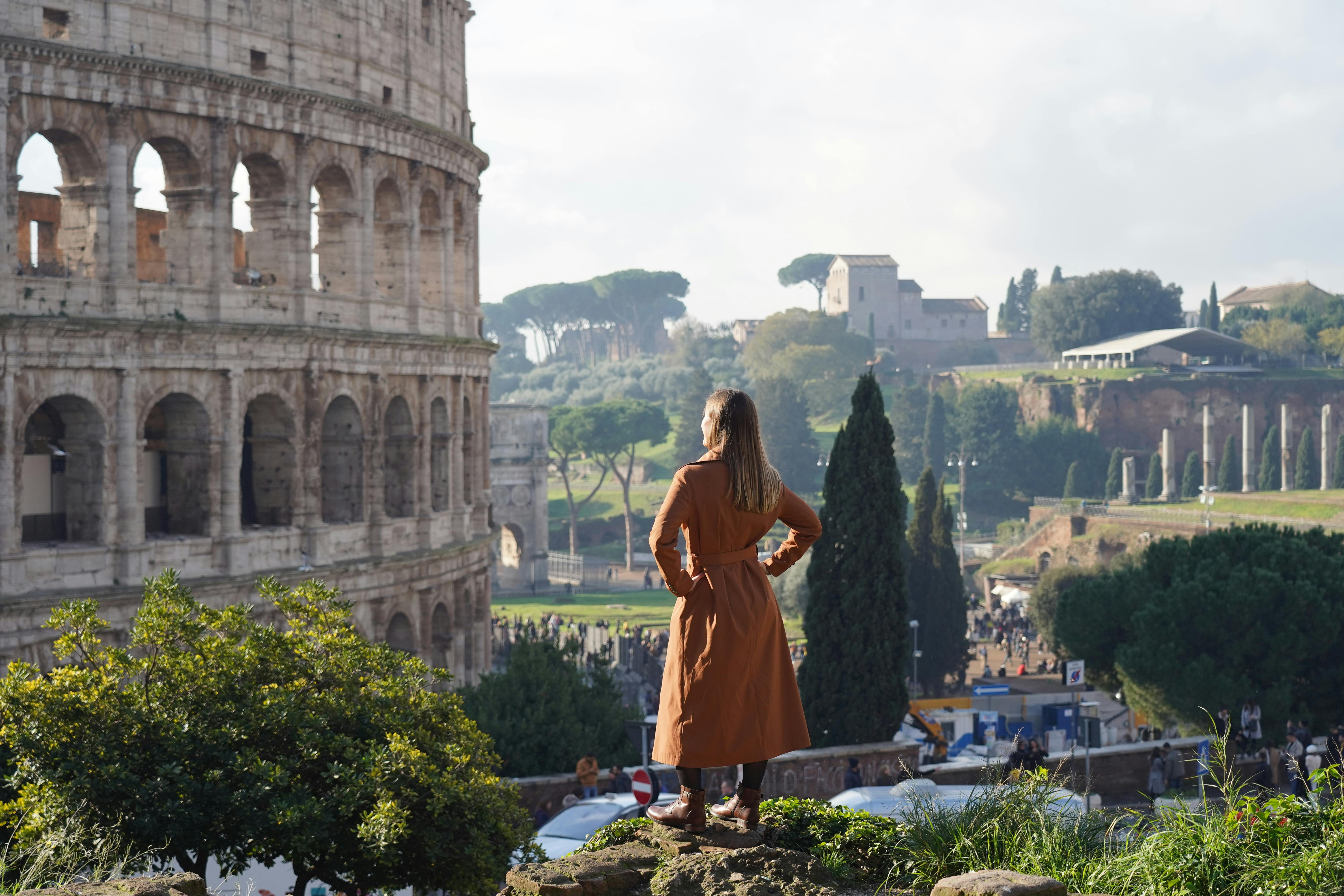 Private Colosseum, Roman Forum and Palatine Hill with Meeting Point