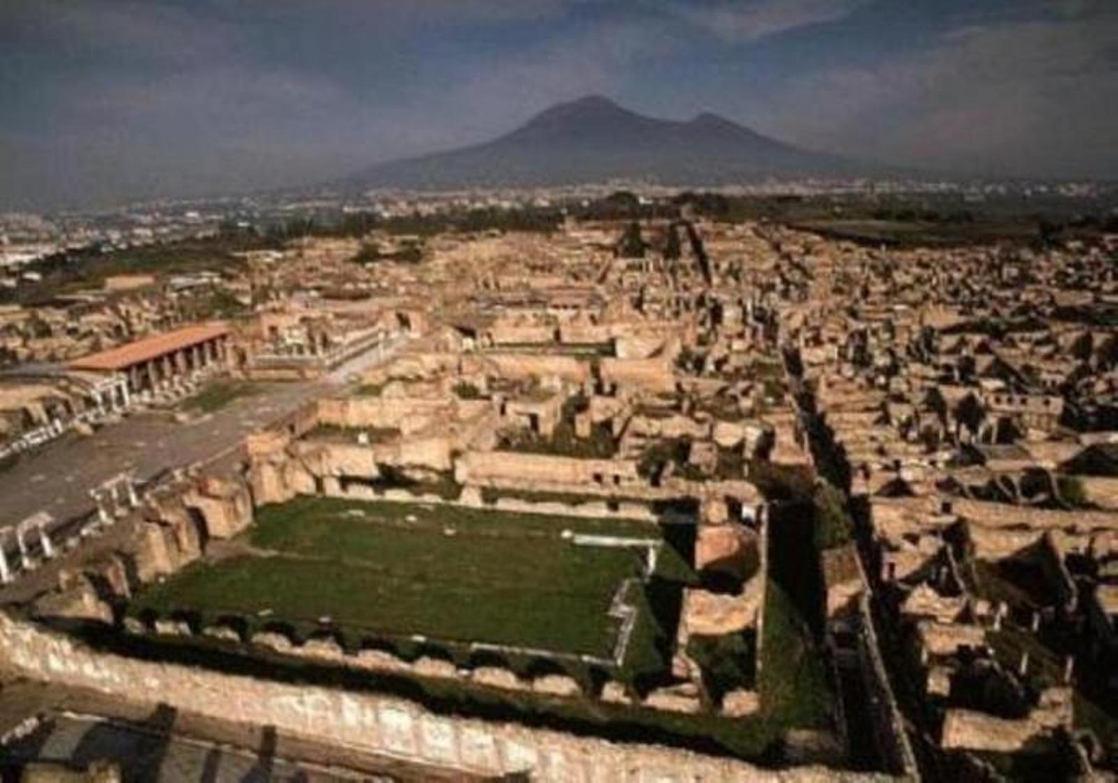 Private Full-Day Tour to Pompeii and Mt. Vesuvius with Winery Visit Private Full-Day Tour to Pompeii and Mt. Vesuvius with Winery Visit