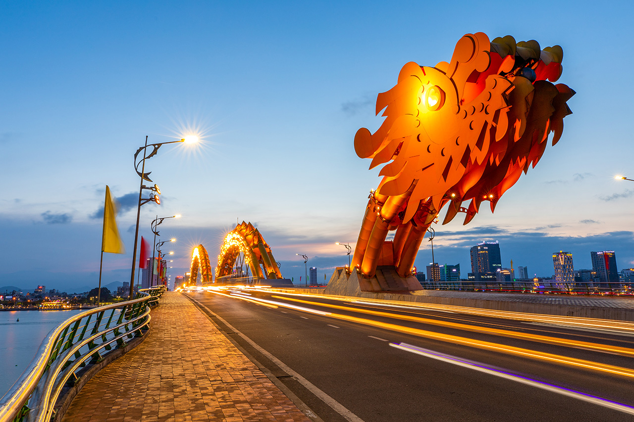 Da Nang: DA NANG SPARKLING NIGHT CRUISE EXPERIENCE Da Nang: DA NANG SPARKLING NIGHT CRUISE EXPERIENCE