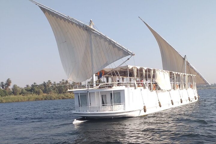 7 Day Luxury Egypt Tour Pyramids GEM Dahabiya Cruise & Abu Simbel