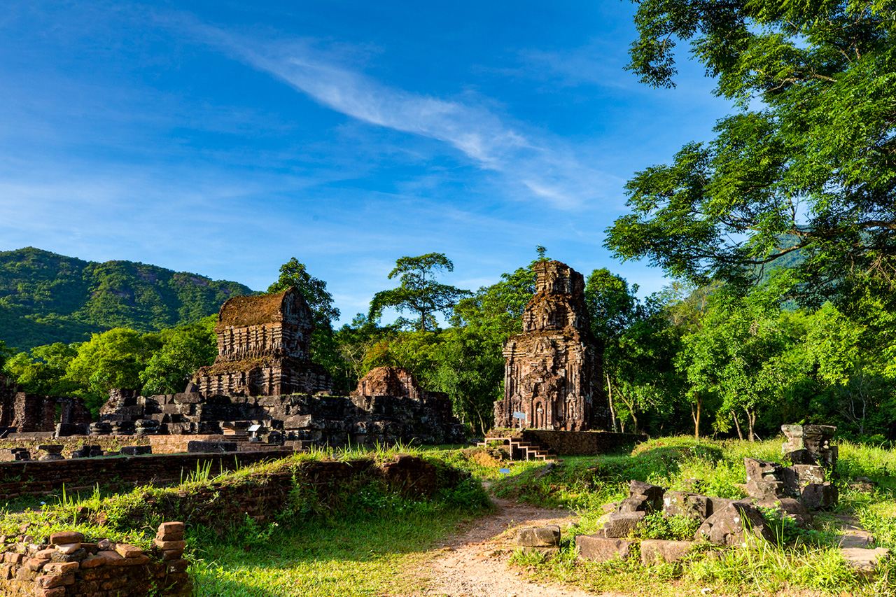 Car Hire & Driver: DA NANG CITY CENTER – MY SON – HOI AN WARD (EXCEPT FORMER CAM KIM) (FULL-DAY)