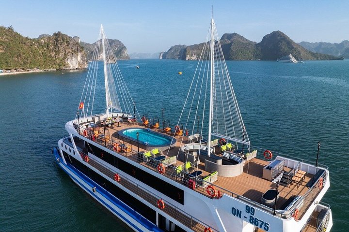 La Casta 5-Star Day Tour in Ha Long Bay FROM HANOI
