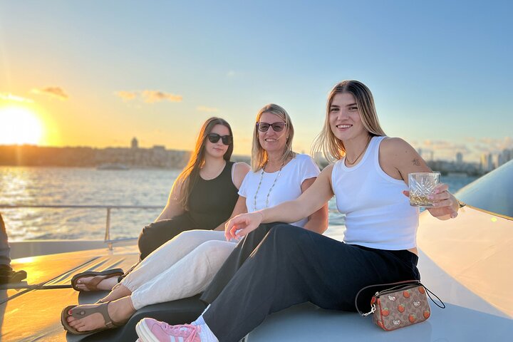 Istanbul Bosphorus Sunset Cruise with Wine on a Luxury Yacht Istanbul Bosphorus Sunset Cruise with Wine on a Luxury Yacht