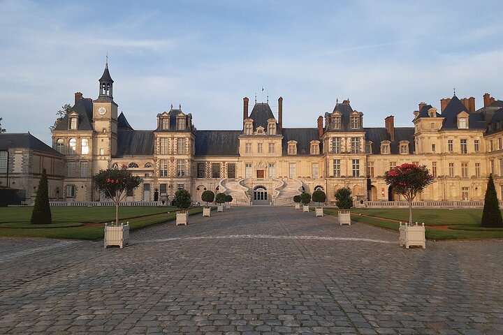 Fontainebleau and Vaux-le-Vicomte Private Tour from Paris Fontainebleau and Vaux-le-Vicomte Private Tour from Paris