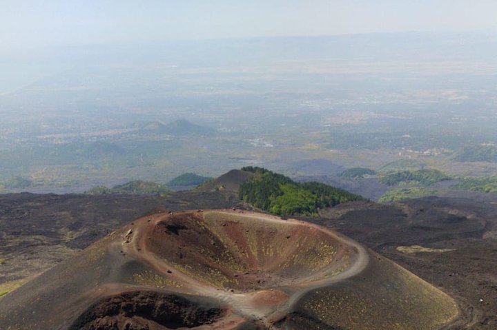 Etna Wine: discovering the volcano & enjoying a wine tasting