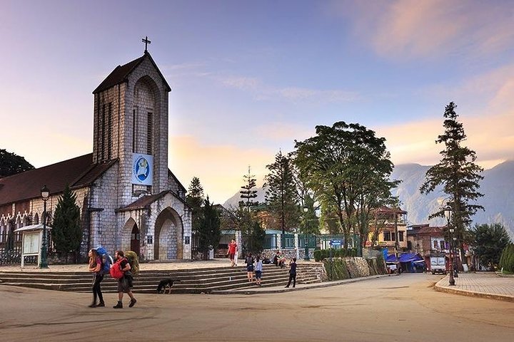 SAPA 2 Days Trekking Tour Transfer from HANOI (Hotel Overnight) SAPA 2 Days Trekking Tour Transfer from HANOI (Hotel Overnight)