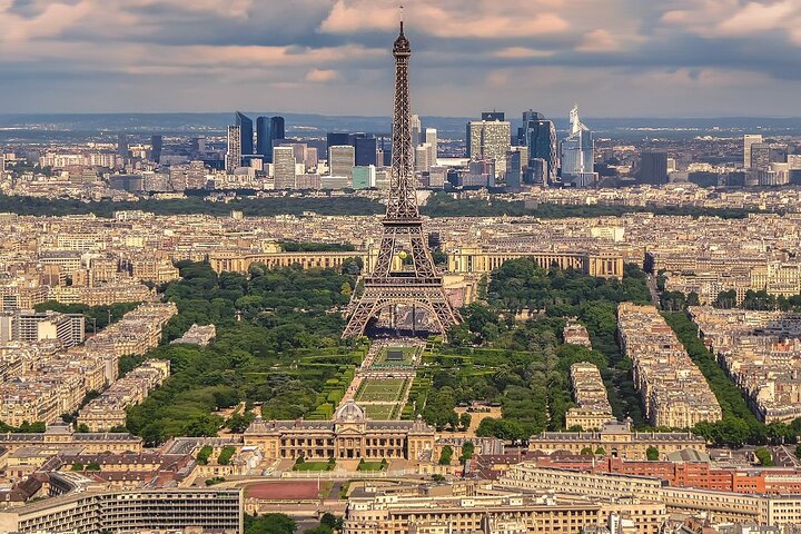 Private Paris Landmarks & Hidden Gems Tour