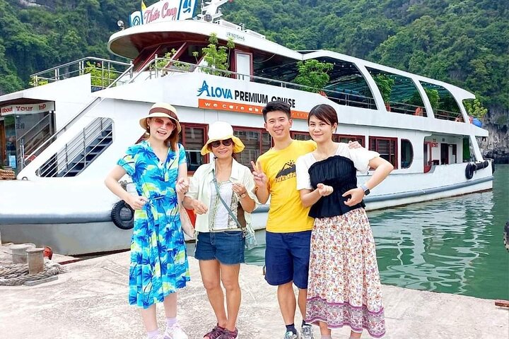Alova Premium Cruise 1 Day Halong Bay, Buffet Lunch & Kayaking