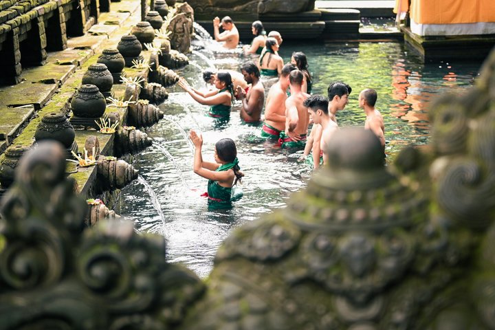 Ubud Essentials: Temples, Rice Terraces & Jungle Waterfalls