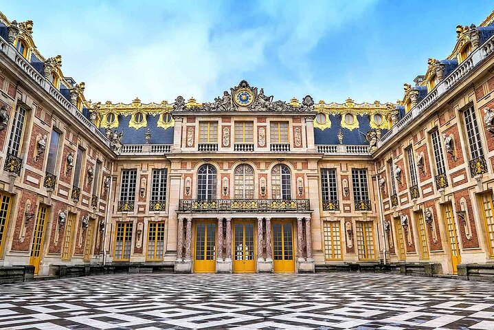 Fontainebleau, Versailles, Gardens, Trianon Private from Paris Fontainebleau, Versailles, Gardens, Trianon Private from Paris
