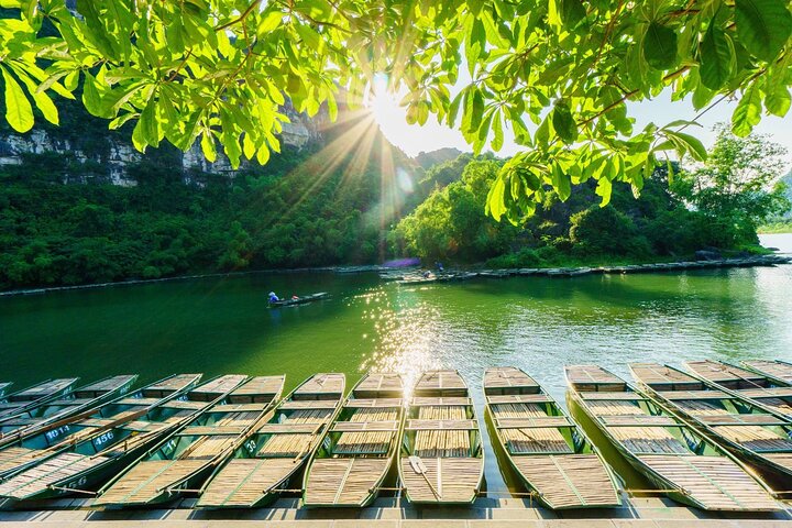 Ninh Binh Private Day Trip from Hanoi to Hoa Lu Trang An