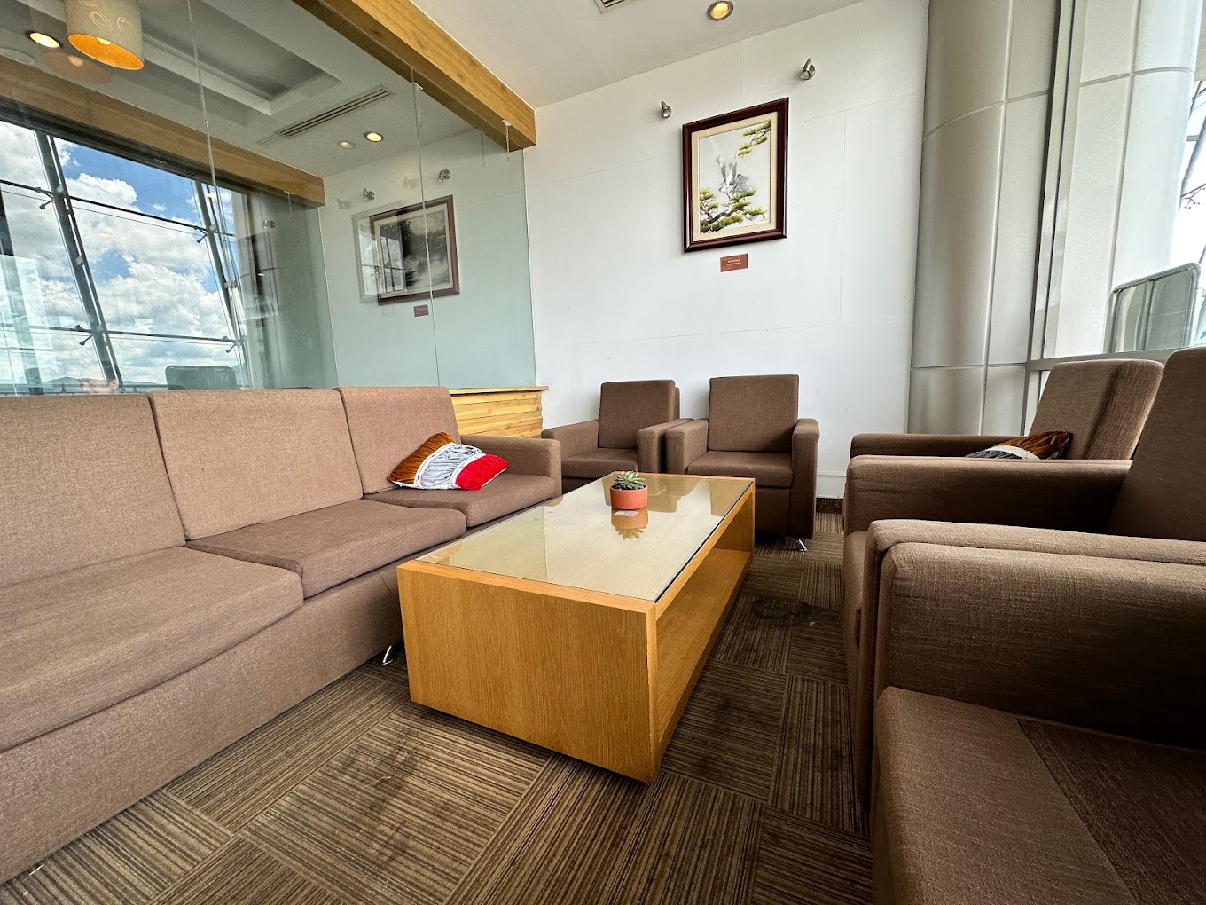 AIRPORT LOUNGE – DOM – LIEN KHUONG AIRPORT