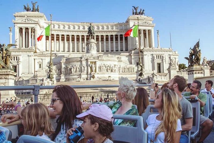 Rome 24-Hour Hop-On Hop-Off Bus + Vatican Museum & Sistine Chapel Tickets Rome 24-Hour Hop-On Hop-Off Bus + Vatican Museum & Sistine Chapel Tickets