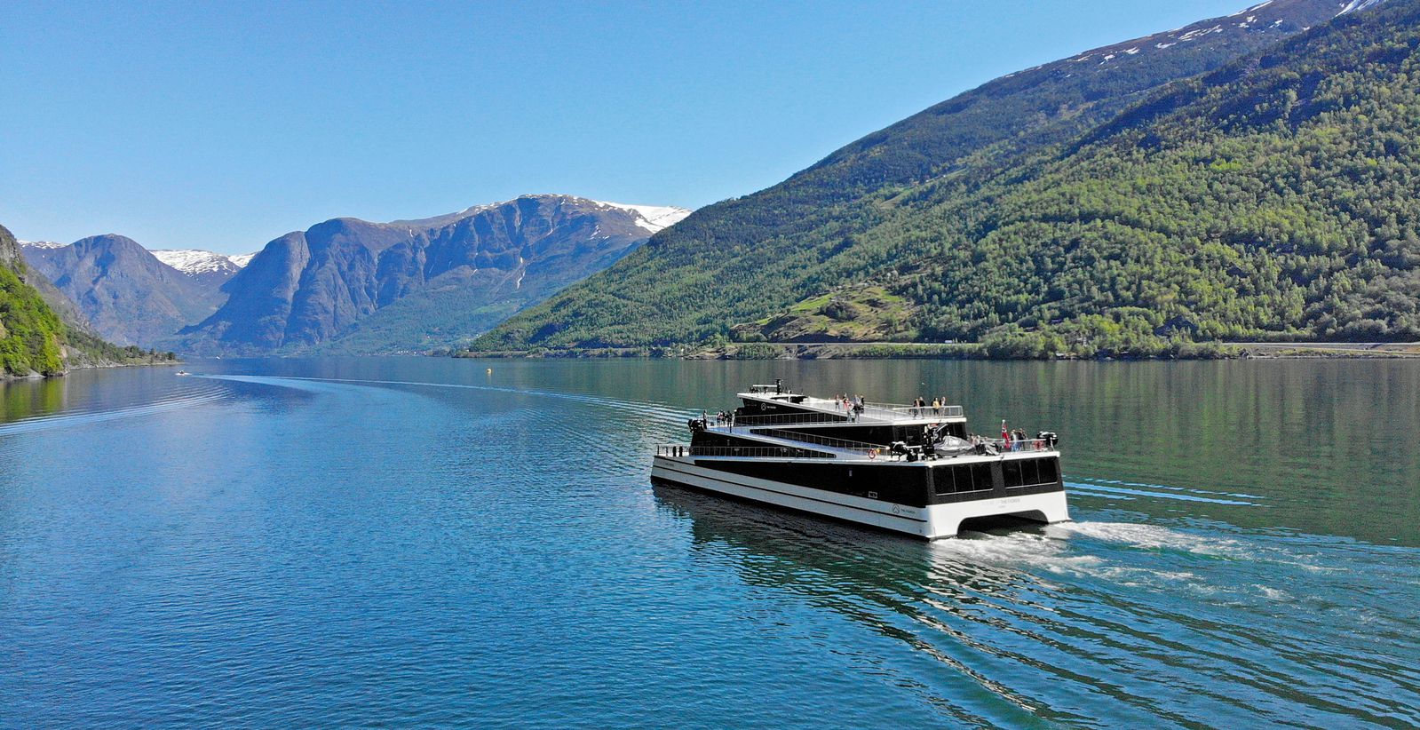 Private guided day tour – Viking Village, Premium Nærøyfjord Cruise & Flåm Railway